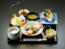 *【夕食一例/ビジネス2食】メイン料理に、お刺身、天ぷらなど応援価格でご提供♪
