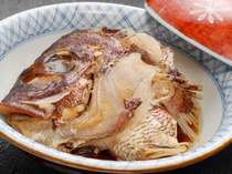 ●“鯛かぶと煮”・・鯛のカマ、鯛の頬、美味な部位をそのままお口元へ