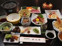 お夕食一例。四季折々の食材を活かした和食料理を召し上がれ！