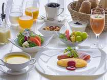 ≪朝食付き「アメリカンブレックファースト」≫一日の始まりはおいしい朝食から！