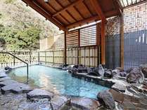 ■展望大浴場桂の湯地上20ｍの展望露天風呂。箱根の自然に包まれ気分爽快！