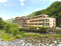 自然豊かな伊豆箱根国立公園の玄関口・箱根湯本に位置する温泉旅館 写真