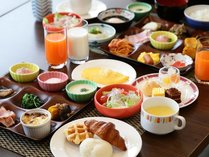 ご朝食は和食・洋食のブッフェをお楽しみください
