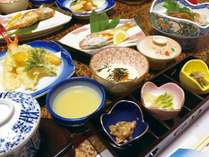 旬のお魚・お野菜・お肉と、鳥取の新鮮な食材にこだわった女将手作りのお料理（写真メニューは一例です）