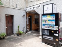 ホテル本館入口