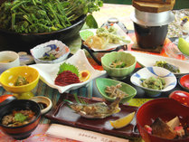 #夕食一例　ご飯は古代米を釜飯で♪こづゆや桜肉のたたきなど会津の郷土料理が楽しめます！