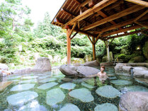 【大露天風呂】新潟県最大級の大露天風呂は開放感抜群です！