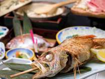 *のどぐろの焼き物ふっくらと瑞々しい身を口に運ぶと香ばしい香りとともに旨味が広がります。