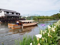 水の都　松江のまちを巡る「堀川遊覧船」。
