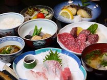 *【食事（一例）】化学調味料一切使わず、地元素材の良さを活かした料理をお出し致します