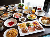 【朝食】安全・安心に配慮した新しいスタイルでご提供している和洋ブッフェのメニュー例