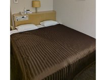 ≪ダブル≫広々ベッド（幅１６０ｃｍ）で快適に♪１７平米☆全室羽毛布団・無線ＬＡＮ完備！！