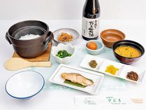 【ご朝食・和食】仁多米の「土鍋炊きご飯」が人気です。コンセプトは「仁多米を美味しく食す」です。