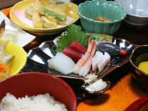 *【夕食一例：季節会席】徳島の旬の食材を使っております