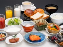 【朝食】ハーフバイキング式に。健康志向の大人気朝食！