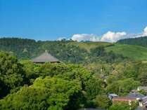 当館からの景色、夏の東大寺・若草山