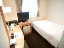 シングルルーム(11平米※客室により、窓やベッド等の位置が異なります）