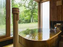 ◆貸切風呂◆３つの貸切風呂(無料）の内の１つ檜風呂「月の湯」。