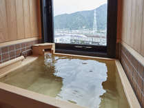 【和トリプル】・客室風呂・《湯張りボタン》を押したら後はお湯が溜まるのを待つだけ簡単仕様です♪♪