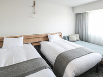 スーペリアツイン(22平米)　120cmベッドはシモンズ社のマットを採用　ホテルオリジナル枕