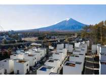 2020年に誕生した「街中リゾート」。<BR>屋上・バルコニーから富士山を独り占めできる非日常空間。<BR>暮らすように旅をして、町の新しい魅力を味わい体験する-時-<BR>まだ見ぬ景色・人との出会いを演出いたします