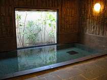 ラジウム人工温泉大浴場（男湯）15時～翌2時まで、朝は5時～10時までご入浴頂けます。