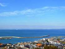 客室から見える瀬戸内の海と富島港 写真