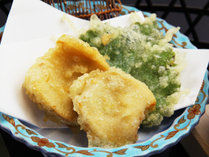【ホヤづくしコース・一例】コリコリの食感を楽しめる天ぷら