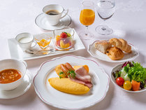 【和洋選べる朝食】洋定食　（卵料理＆自家製ロースハムのアメリカンスタイル）