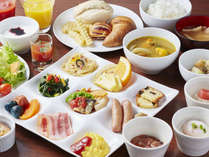 【朝食】スープカレーやジンギスカンなど北海道産食材を中心とした和洋ビュッフェをご用意しております。