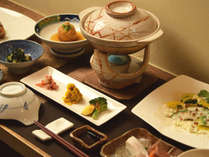 夕食一例：北海道の旬な味覚を詰め込んだ創作料理をご堪能ください