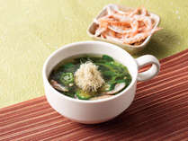 【富山駅前限定メニュー】富山でしか獲れない白えびと地元で人気のとろろ昆布をスープにしました。
