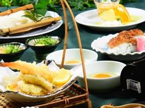 鱧の天ぷらに〆は鱧の棒寿司と揖保乃糸素麺。〆のご飯は雑炊に変更いただけます。