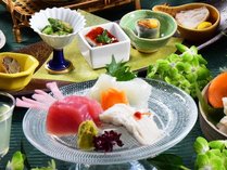 播磨の山海の美味を味わえる前菜と湯引き鱧とその日入荷した鮮魚のお造り。