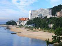 目の前は海！館内からももちろん絶景の三河湾を眺められます♪吉良ワイキキビーチは徒歩5分★