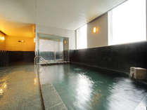大浴場は、朝のご利用も可能でございます。大浴場営業時間：15:00～25:00/06:00～09:00