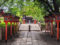 清和源氏発祥の宮と称される「六孫王神社」（ホテルから徒歩約20分）