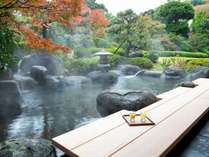 【足湯】日本庭園を眺めながらリラックス