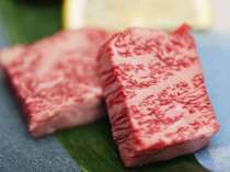 上州牛の陶板焼き御膳は世代を問わず一番人気！お好みの焼き加減で