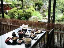 日本庭園をご覧頂きながらお食事を召し上がって頂くレストラン観水♪ごゆっくりお寛ぎ下さい。