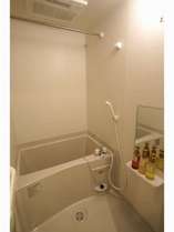 浴室には換気乾燥暖房機付★洗濯物を干すことができます。