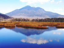 *尾瀬/湖面に映るのは澄み切った空と山、日本の原風景がここにあります