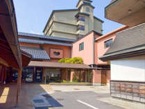 ◆【昼の外観】玉造温泉は、奈良時代の初期には開湯されていたという日本でも最古の歴史を持つ温泉です。