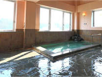 【女性展望風呂】当館のお風呂は富士山のバナジウムを多く含んだ天然水です。