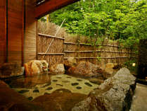 ◆貸切野天風呂◇つりばな◆自然に囲まれた野天風呂での寛ぎのひとときを