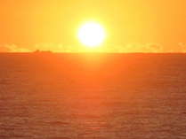 日の立つ光景に感動した水戸黄門は日立の名付け親。パワフルな日の出はパワースポット感動のオープニング♪