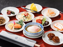【朝食一例】10種の小鉢を添えた地元食材にこだわる富山の満喫朝食！
