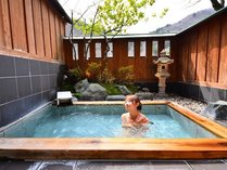 【四万温泉　柏屋旅館】　3種の貸切露天風呂が無料で楽しめる宿