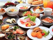 【朝食】和食・洋食とも種類豊富なお食事をビュッフェ形式でお召し上がり下さいませ
