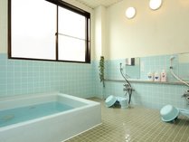 【お風呂】館内には男風呂と女風呂が各一つずつございます。